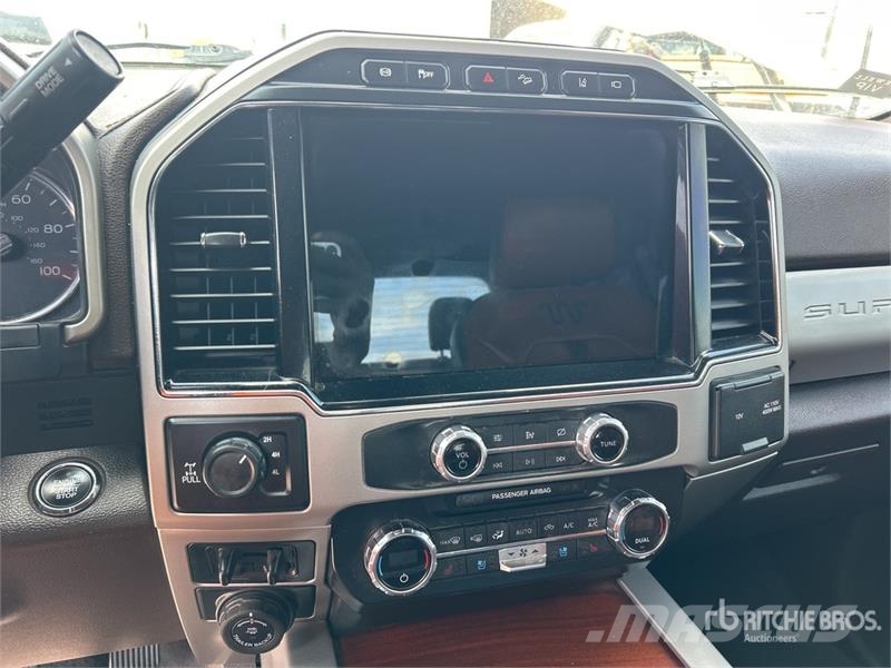 Ford F-250 King Ranch 4x4 Crew Cab Pickup Άλλα Vans