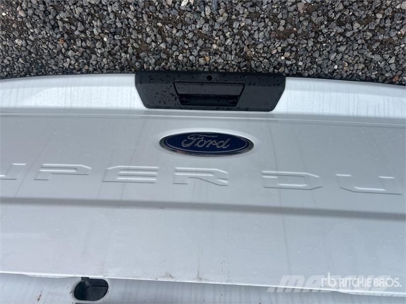 Ford F-250 Pickup Truck Bed Transportas - Kita