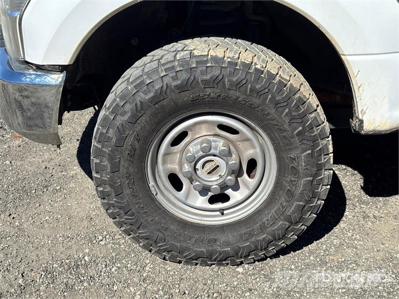 Ford F-250 Platinum 4x4 Crew Cab Pickup Прочие фургоны
