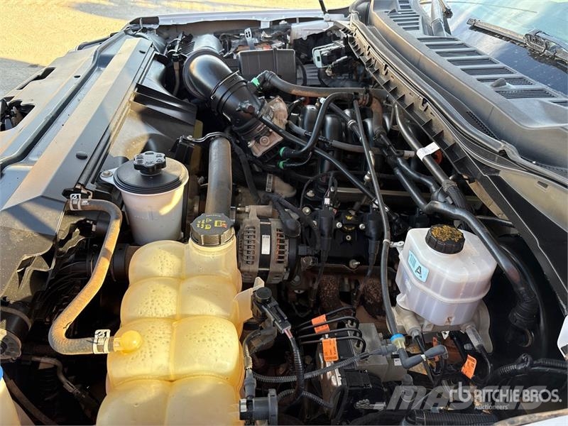 Ford F-250 STX 4x4 Crew Cab Pickup Drugi