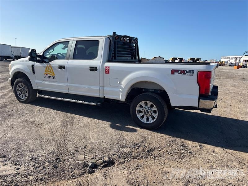 Ford F-250 STX 4x4 Crew Cab Pickup 其他