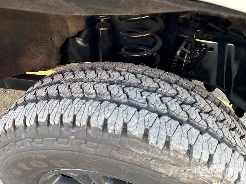 Ford F-250 STX 4x4 Crew Cab Pickup Drugi