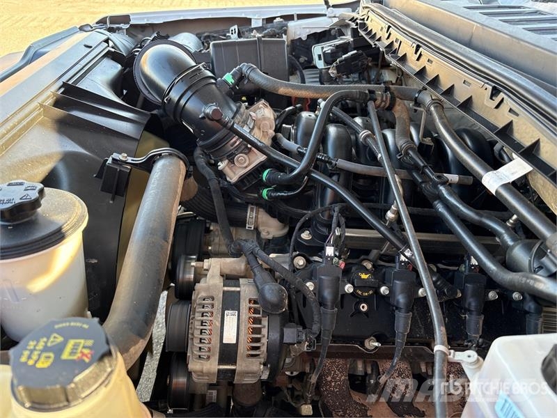 Ford F-250 STX 4x4 Crew Cab Pickup Drugi