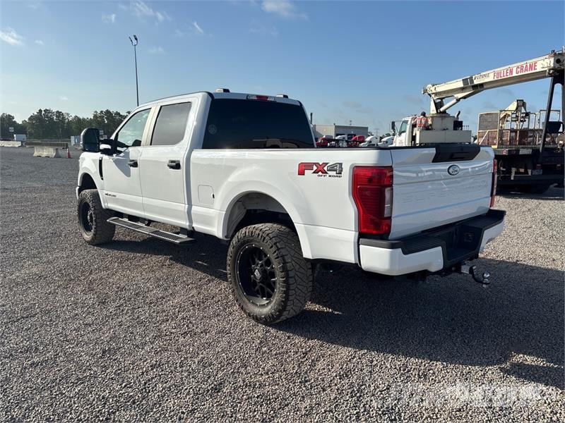 Ford F-250 STX 4x4 Crew Cab Pickup Furgoni altro