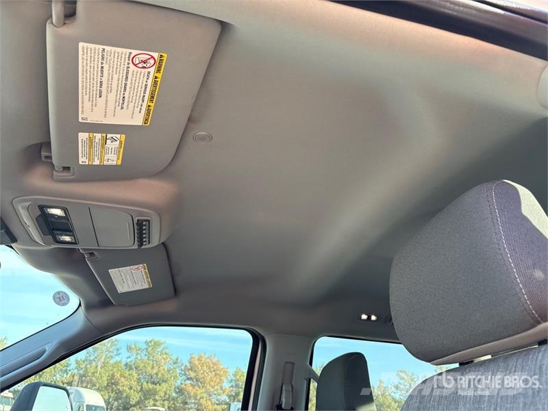 Ford F-250 STX 4x4 Crew Cab Pickup Drugi