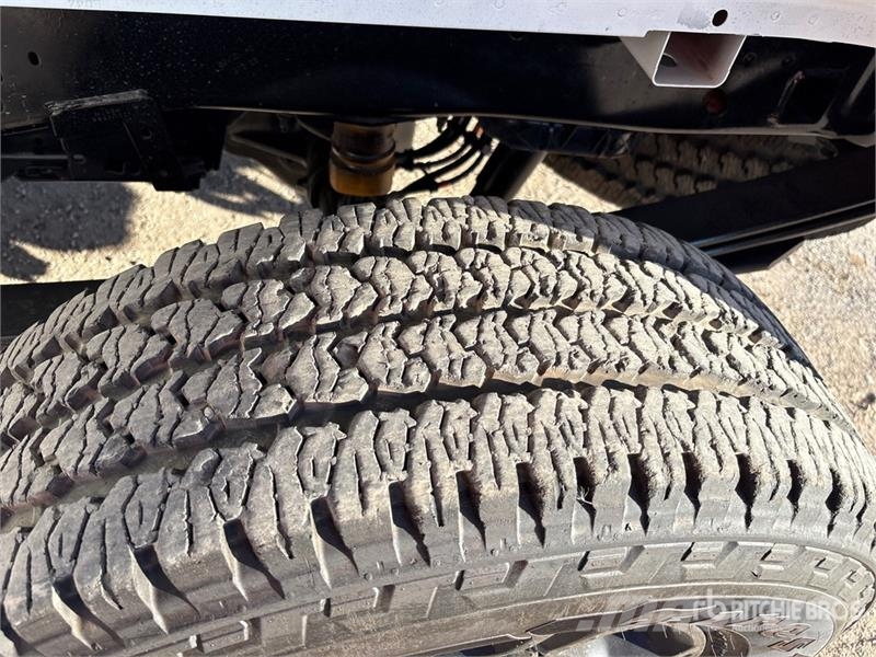Ford F-250 STX 4x4 Crew Cab Pickup Drugi