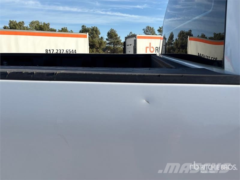Ford F-250 STX 4x4 Crew Cab Pickup Drugi