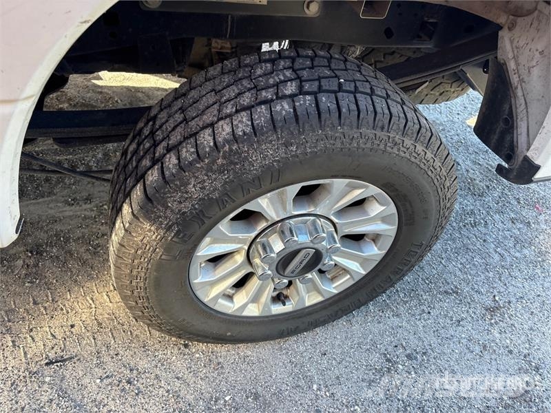Ford F-250 STX 4x4 Crew Cab Pickup 其他