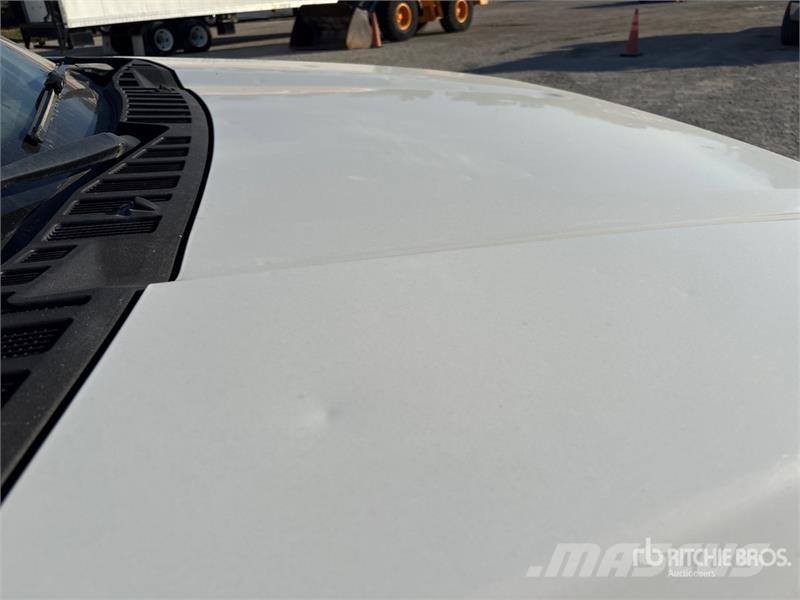Ford F-250 STX 4x4 Crew Cab Pickup Drugi