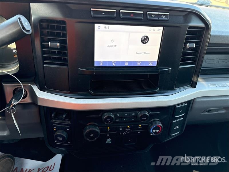 Ford F-250 STX 4x4 Crew Cab Pickup Drugi