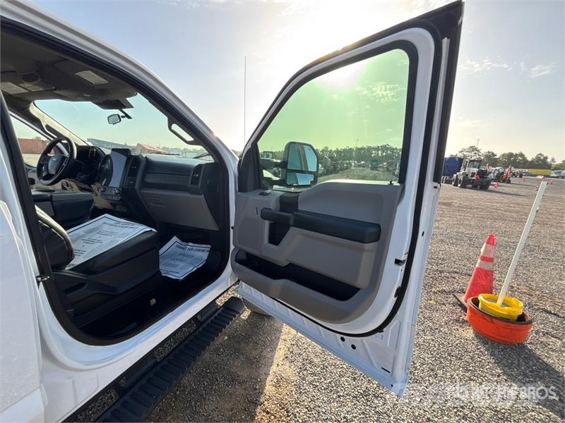 Ford F-250 STX 4x4 Crew Cab Pickup Furgoni altro