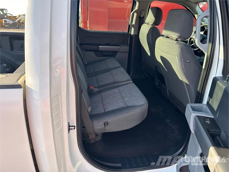 Ford F-250 STX 4x4 Crew Cab Pickup Drugi