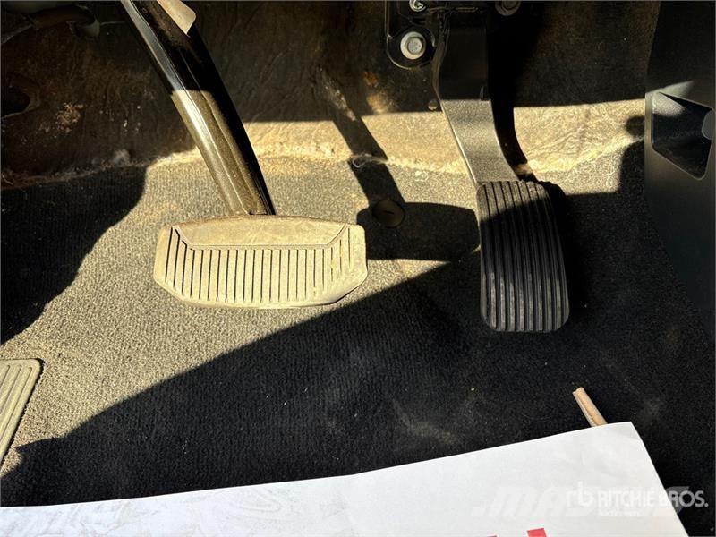 Ford F-250 STX 4x4 Crew Cab Pickup Drugi