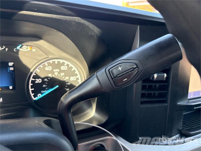 Ford F-250 STX 4x4 Crew Cab Pickup Drugi