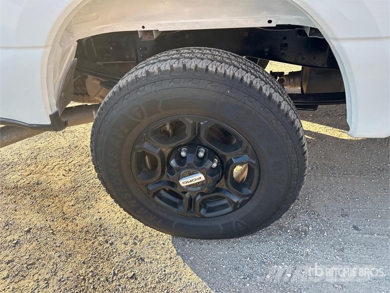Ford F-250 STX 4x4 Crew Cab Pickup Drugi