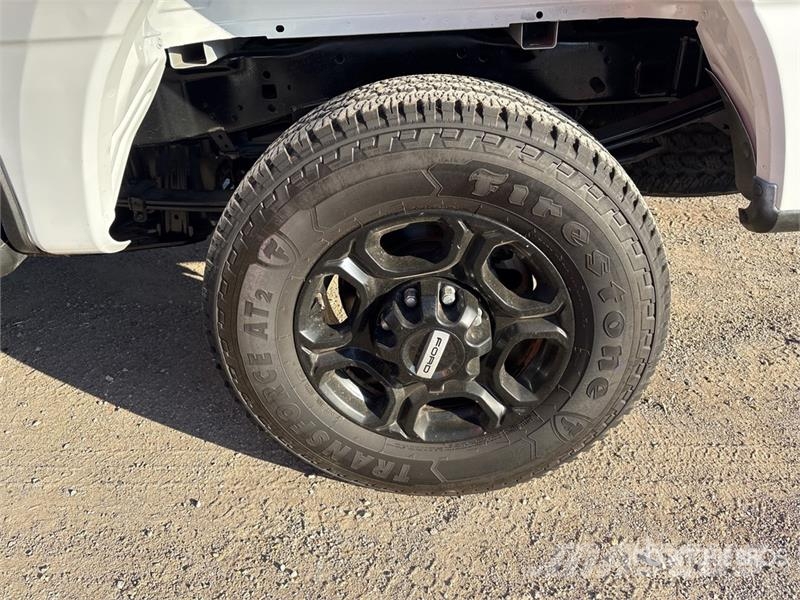 Ford F-250 STX 4x4 Crew Cab Pickup Drugi