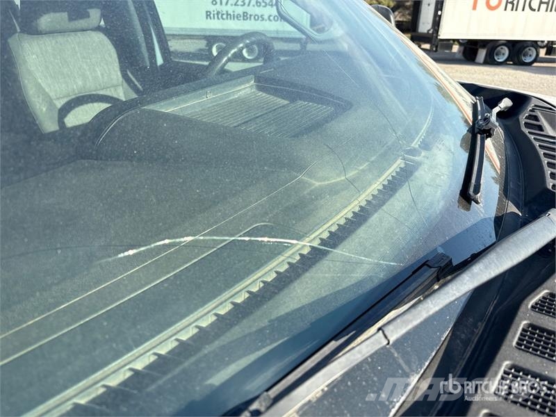 Ford F-250 STX 4x4 Crew Cab Pickup Drugi