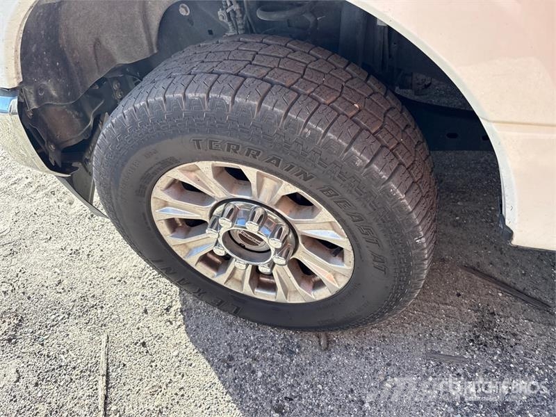 Ford F-250 STX 4x4 Crew Cab Pickup 其他