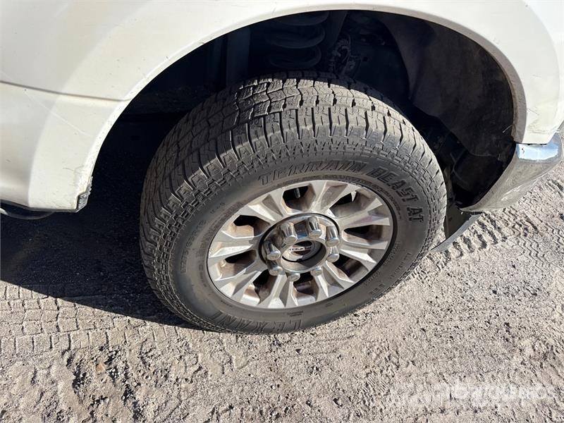 Ford F-250 STX 4x4 Crew Cab Pickup 其他