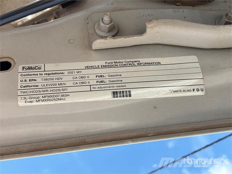 Ford F-250 Super Duty 4x4 Crew Cab Pickup Outros