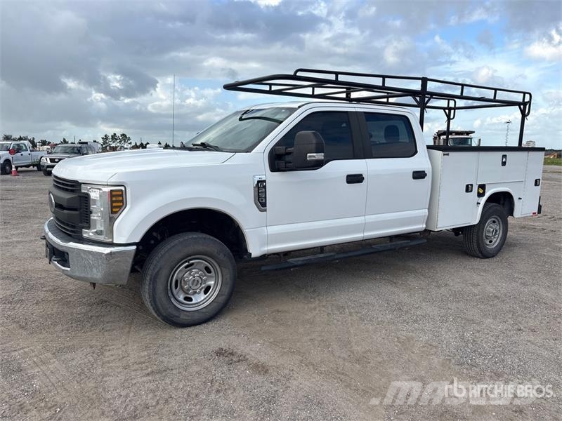 Ford F-250 Utility Truck شاحنات خفيفة/مفصلية الجوانب