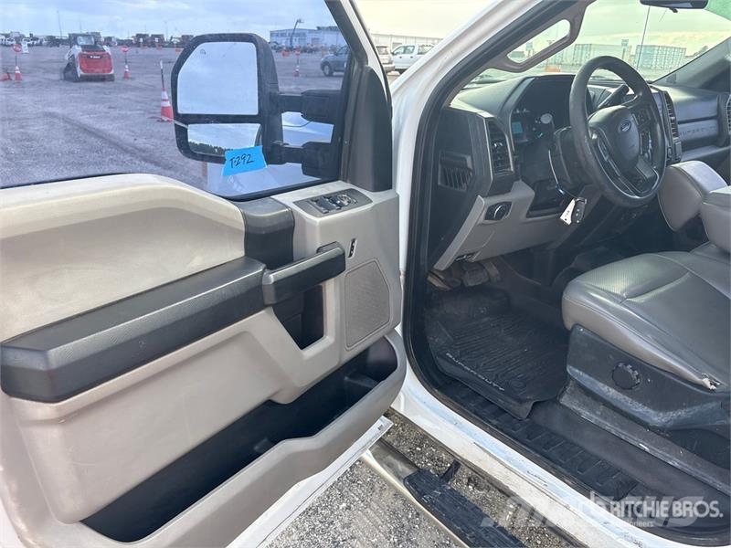 Ford F-250 Utility Truck شاحنات خفيفة/مفصلية الجوانب