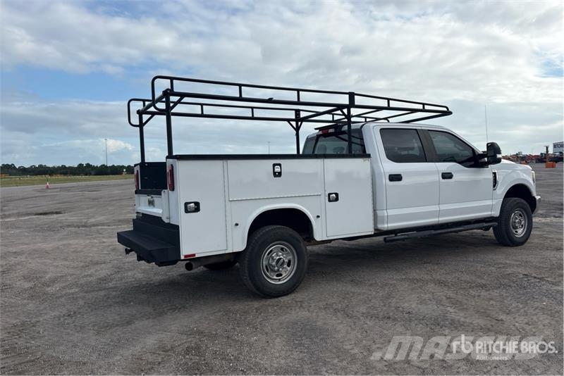 Ford F-250 Utility Truck شاحنات خفيفة/مفصلية الجوانب