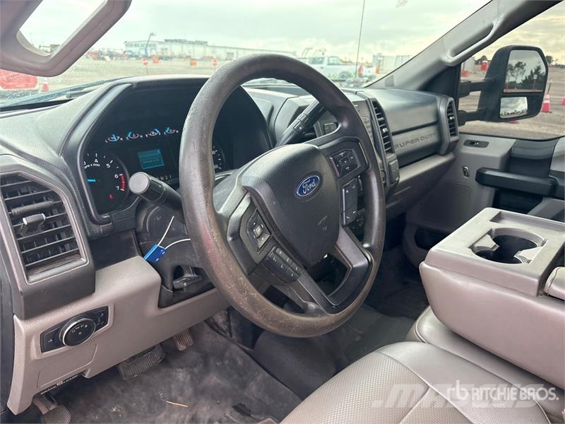 Ford F-250 Utility Truck شاحنات خفيفة/مفصلية الجوانب