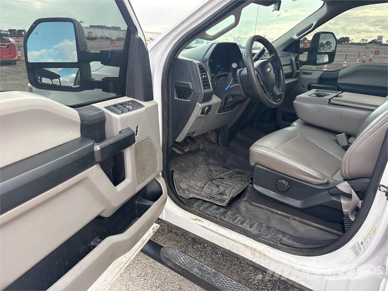 Ford F-250 Utility Truck شاحنات خفيفة/مفصلية الجوانب