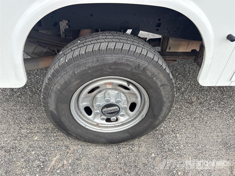 Ford F-250 Utility Truck شاحنات خفيفة/مفصلية الجوانب