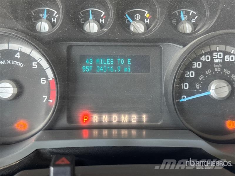 Ford F-250 XL 4x2 Crew Cab Pickup Furgoni altro