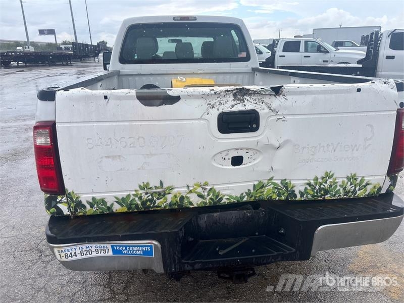 Ford F-250 XL 4x2 Crew Cab Pickup Other