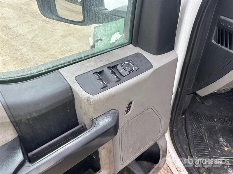 Ford F-250 XL 4x2 Crew Cab Pickup Citi