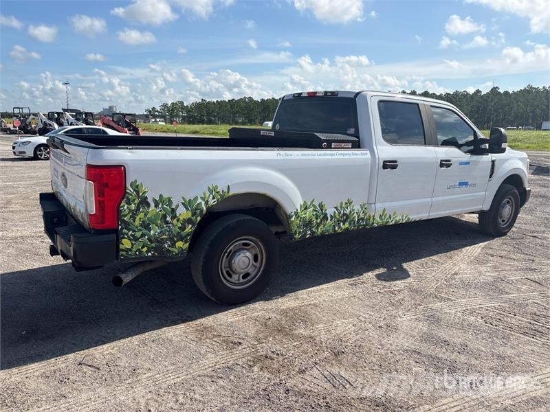 Ford F-250 XL 4x2 Crew Cab Pickup Άλλα Vans