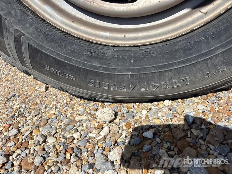 Ford F-250 XL 4x2 Crew Cab Pickup (Inoperable) Egyéb