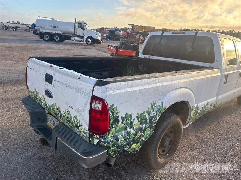 Ford F-250 XL 4x2 Crew Cab Pickup Anders