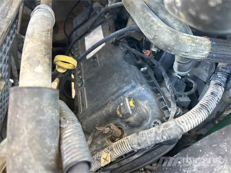 Ford F-250 XL 4x2 Crew Cab Pickup Інше
