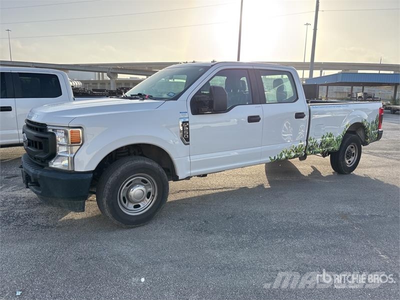 Ford F-250 XL 4x2 Crew Cab Pickup 其他