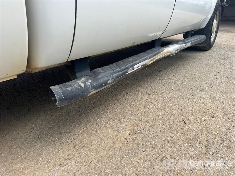 Ford F-250 XL 4x2 Crew Cab Pickup Furgoni altro