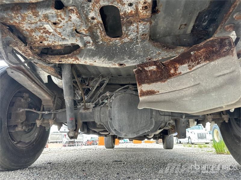 Ford F-250 XL 4x2 Crew Cab Pickup Otros