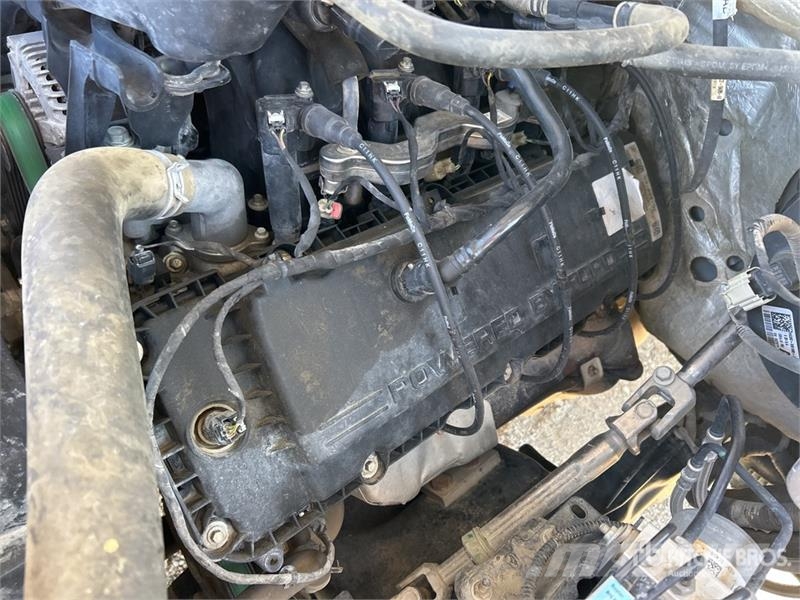 Ford F-250 XL 4x2 Crew Cab Pickup Інше