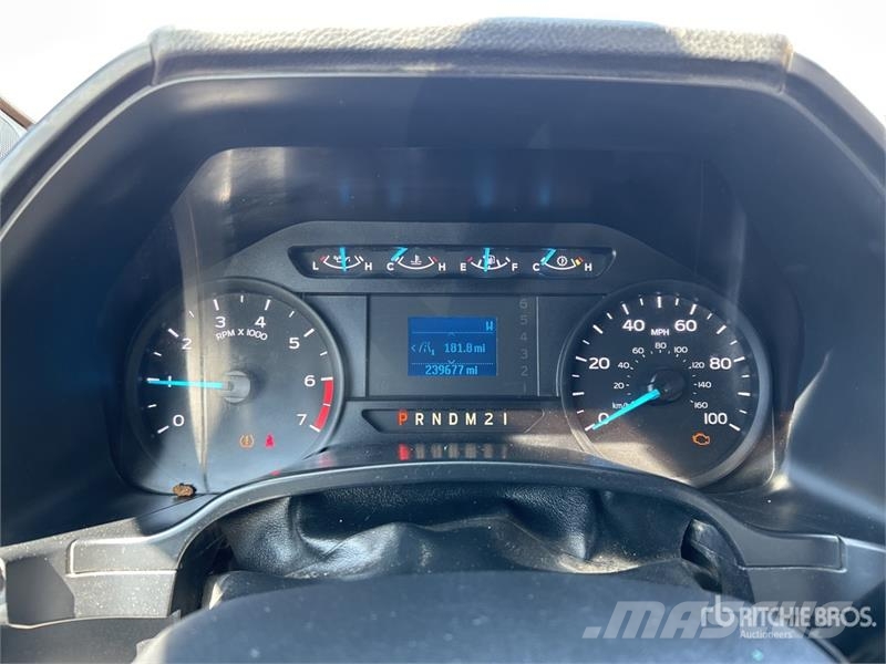 Ford F-250 XL 4x2 Crew Cab Pickup Інше