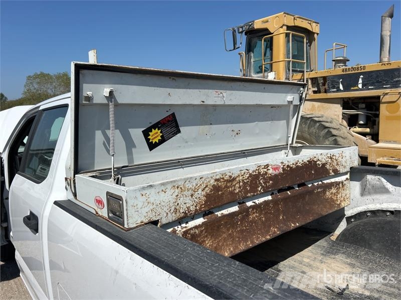 Ford F-250 XL 4x2 Crew Cab Pickup Інше
