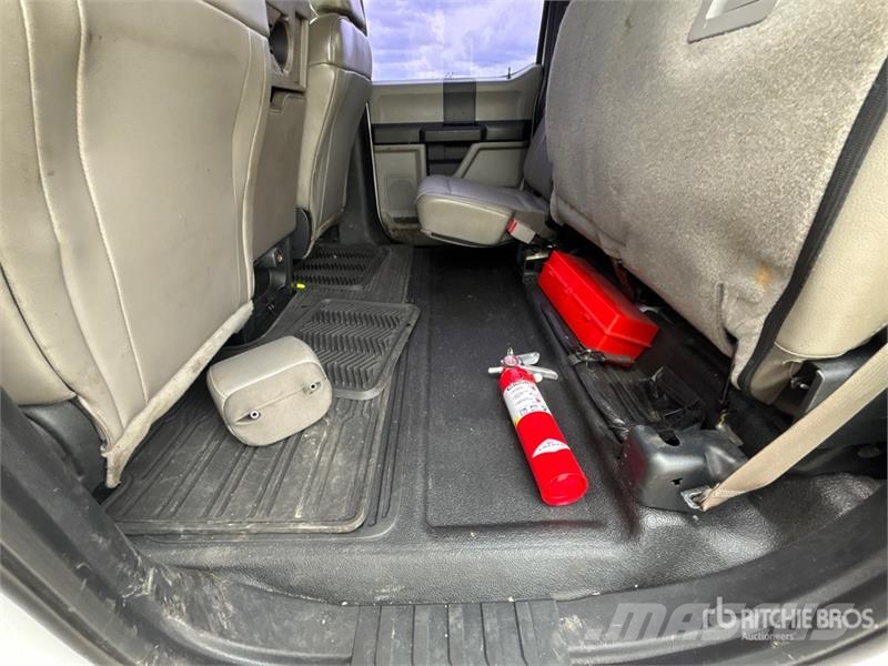 Ford F-250 XL 4x2 Crew Cab Pickup Citi