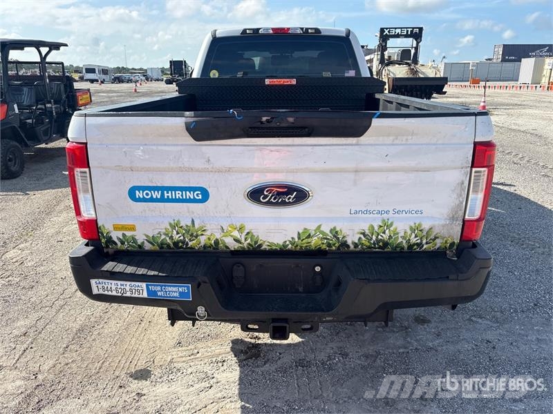Ford F-250 XL 4x2 Crew Cab Pickup Άλλα Vans