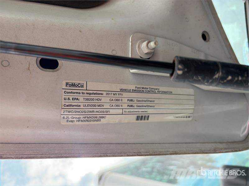 Ford F-250 XL 4x2 Crew Cab Pickup (Inoperable) Інше