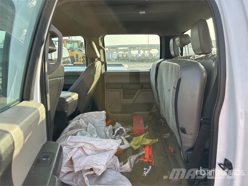 Ford F-250 XL 4x2 Crew Cab Pickup 其他