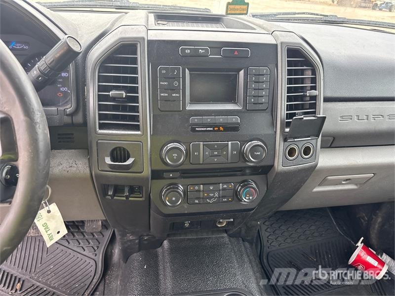 Ford F-250 XL 4x2 Crew Cab Pickup Citi