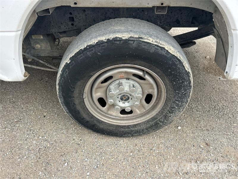 Ford F-250 XL 4x2 Crew Cab Pickup Прочие фургоны