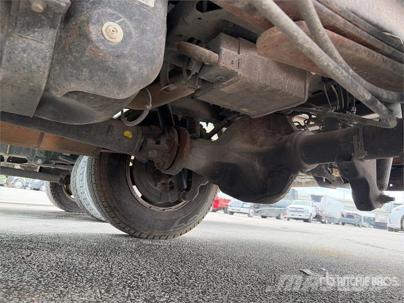 Ford F-250 XL 4x2 Crew Cab Pickup (Inoperable) Інше